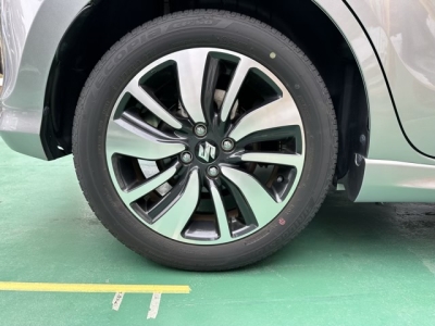 スイフト(スズキ)中古車 内外装写真他１