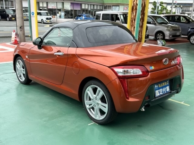 コペン(ダイハツ)届出済未使用車 後方