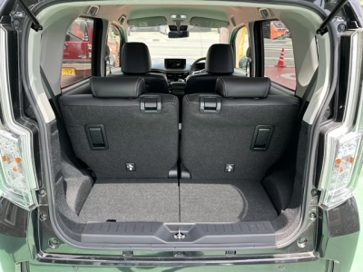 ムーヴカスタム(ダイハツ)届出済未使用車 内外装写真他