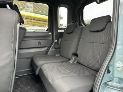 ウェイク(ダイハツ)中古車 後席内装