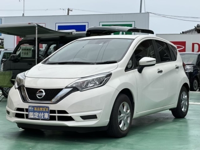 ノート(ニッサン)中古車 前方
