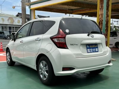ノート(ニッサン)中古車 後方