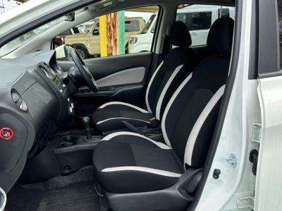 ノート(ニッサン)中古車 前席内装
