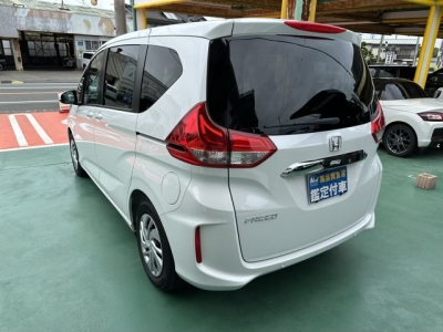 フリード(ホンダ)登録済未使用車 後方