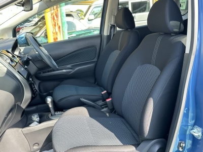 ノート(ニッサン)中古車 前席内装