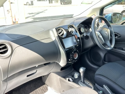 ノート(ニッサン)中古車 後席内装