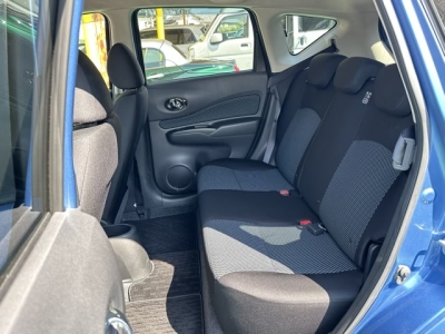 ノート(ニッサン)中古車 後席から見た前席