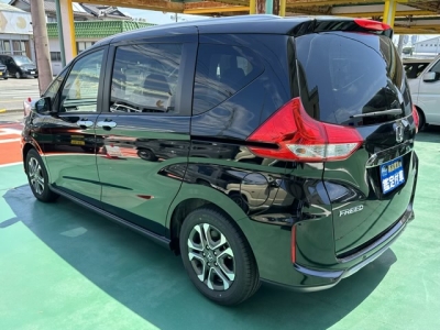 フリード(ホンダ)登録済未使用車 後方