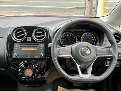 ノート(ニッサン)中古車 内外装写真他２