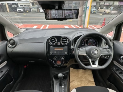 ノート(ニッサン)中古車 内外装写真他