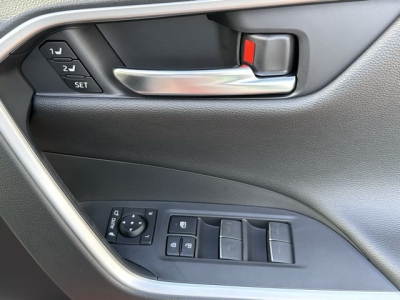 ＲＡＶ４(トヨタ)登録済未使用車 内外装写真