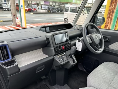 タント(ダイハツ)中古車 後席内装