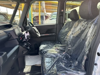 タントカスタム(ダイハツ)届出済未使用車 前席内装