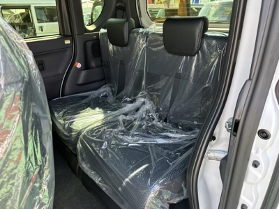 タントカスタム(ダイハツ)届出済未使用車 後席内装