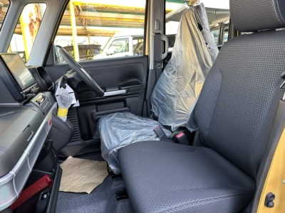 スペーシアギア(スズキ)届出済未使用車 前席内装