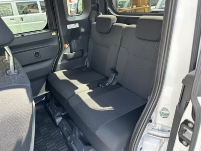 ウェイク(ダイハツ)中古車 後席内装