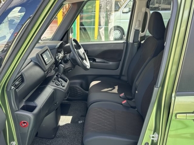 eKクロススペース(三菱)中古車 前席内装