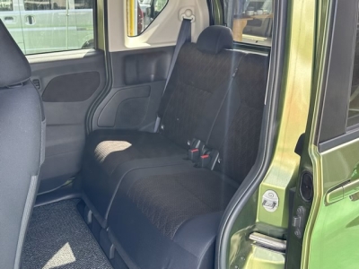 eKクロススペース(三菱)中古車 後席内装