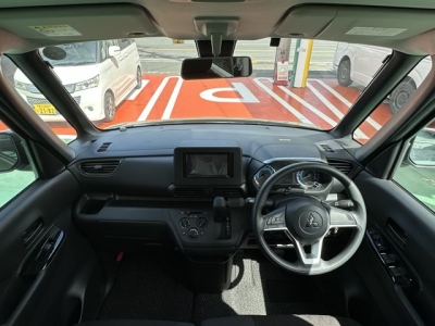 eKクロススペース(三菱)中古車 後席から見た前席