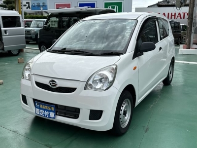 ミラバン(ダイハツ)中古車 前方