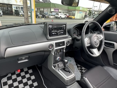 コペン(ダイハツ)中古車 後席内装