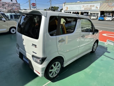 ワゴンRカスタムＺ(スズキ)ディーラ-試乗車 内外装写真他１