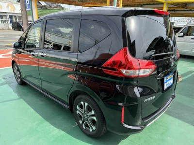 フリード(ホンダ)登録済未使用車 後方