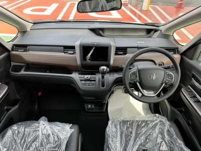 フリード(ホンダ)登録済未使用車 内外装写真