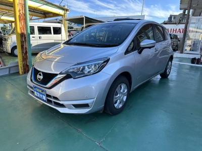 ノート(ニッサン)中古車 前方
