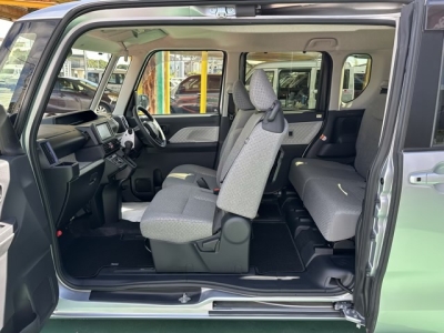 タント(ダイハツ)中古車 後席から見た前席