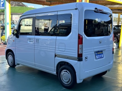 N-VAN(ホンダ)ディーラ-試乗車 後方