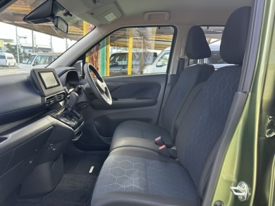 eKクロス(三菱)中古車 前席内装
