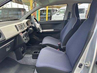 アルト(スズキ)中古車 前席内装