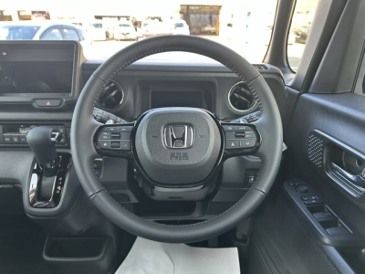 新型N-BOX(ホンダ)未使用車展示有 内外装写真