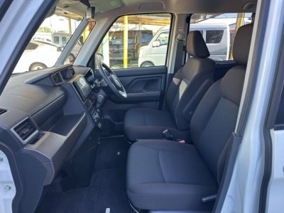トール(ダイハツ)中古車 前席内装
