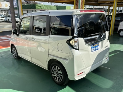トールカスタム(ダイハツ)ディーラ-試乗車 後方