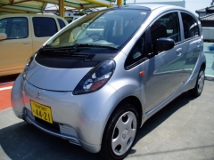アイ(三菱)中古車 前方