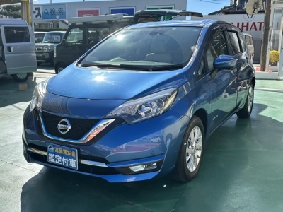 ノート(ニッサン)中古車 前方