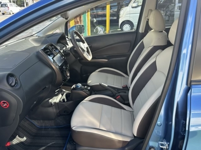 ノート(ニッサン)中古車 前席内装