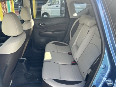 ノート(ニッサン)中古車 後席内装