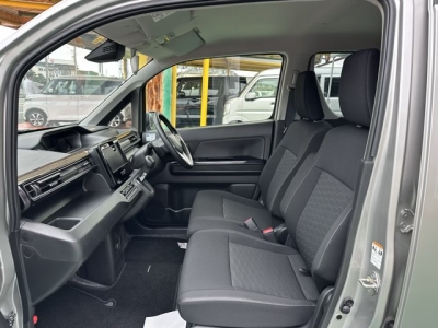 ワゴンRスティングレー(スズキ)中古車 前席内装