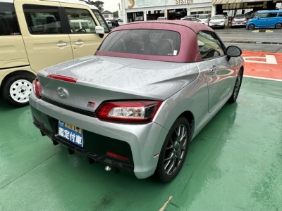 コペン(ダイハツ)中古車 後席から見た前席