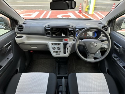 ミライース(ダイハツ)中古車 後席内装