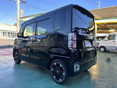 ウェイク(ダイハツ)中古車 後方
