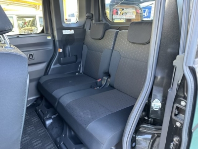 ウェイク(ダイハツ)中古車 後席内装