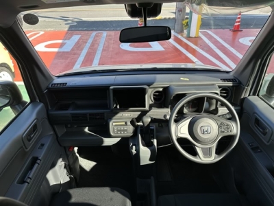 N-VAN(ホンダ)届出済未使用車 後席から見た前席