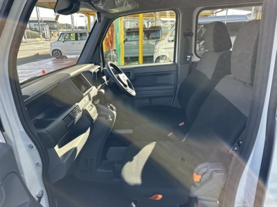 N-VAN(ホンダ)届出済未使用車 前席内装