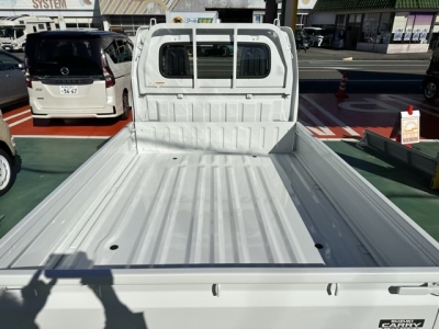 キャリイトラック(スズキ)届出済未使用車 内外装写真