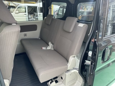 エブリイバン(スズキ)中古車 後席内装