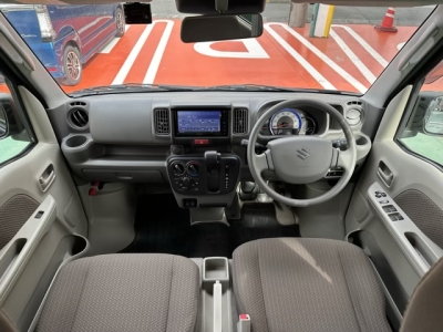 エブリイバン(スズキ)中古車 後席から見た前席